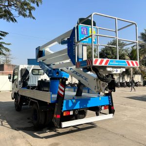 2 no's 80-feet Manlift's